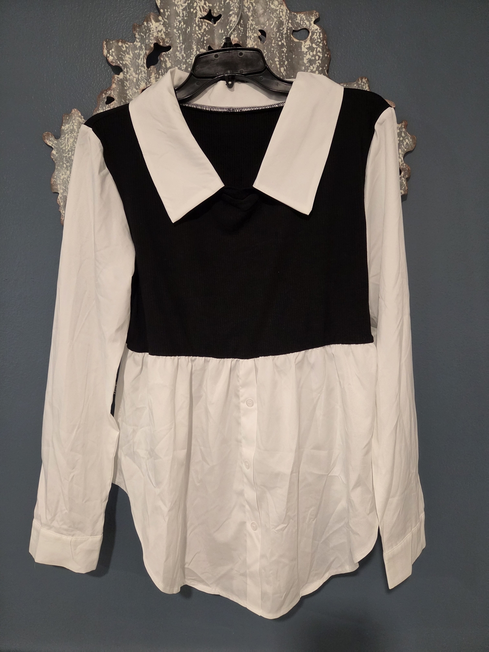 Black and White Contrast Collared Women's Top